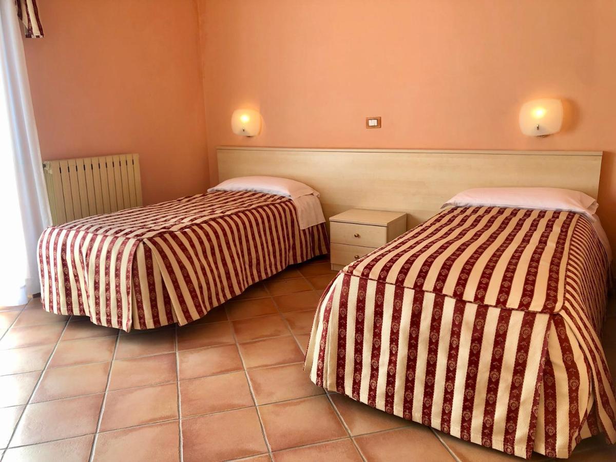 Hotel Di Rocco Loreto Aprutino Exteriör bild